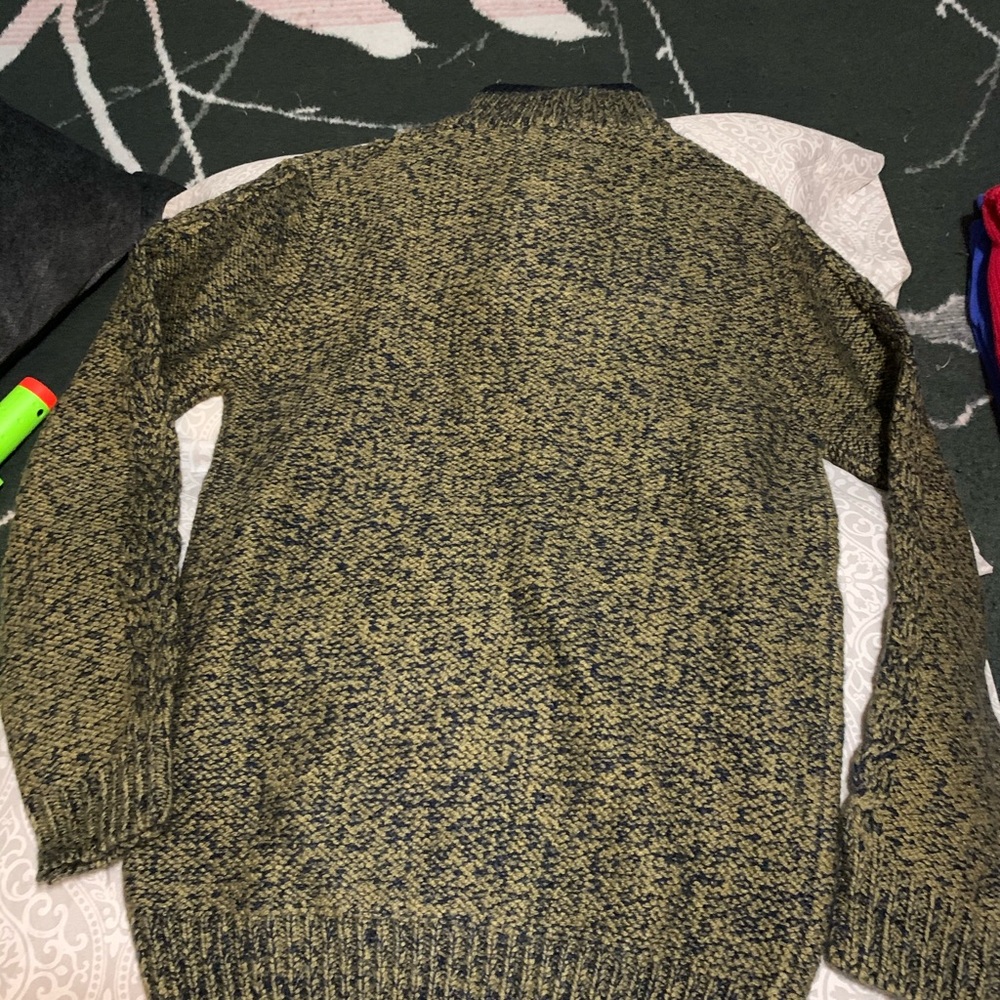 Sweater - Picture 2 of 4